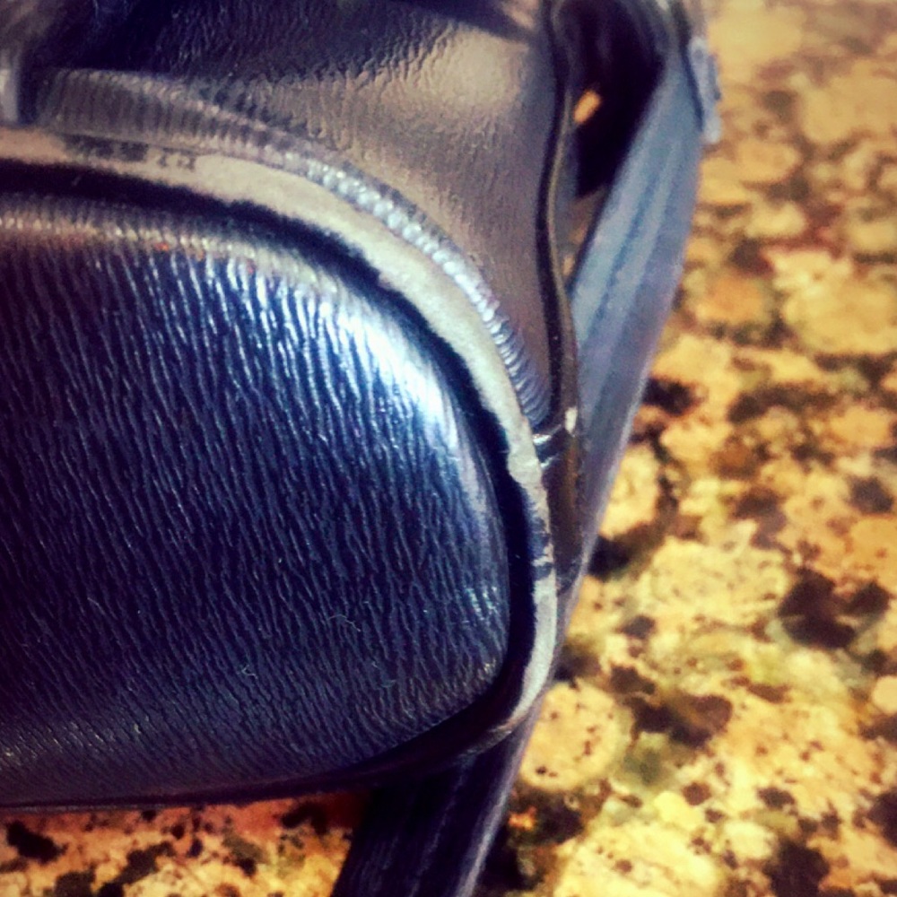 Liz Claiborne Nice Crossbody handbag . - Picture 7 of 8